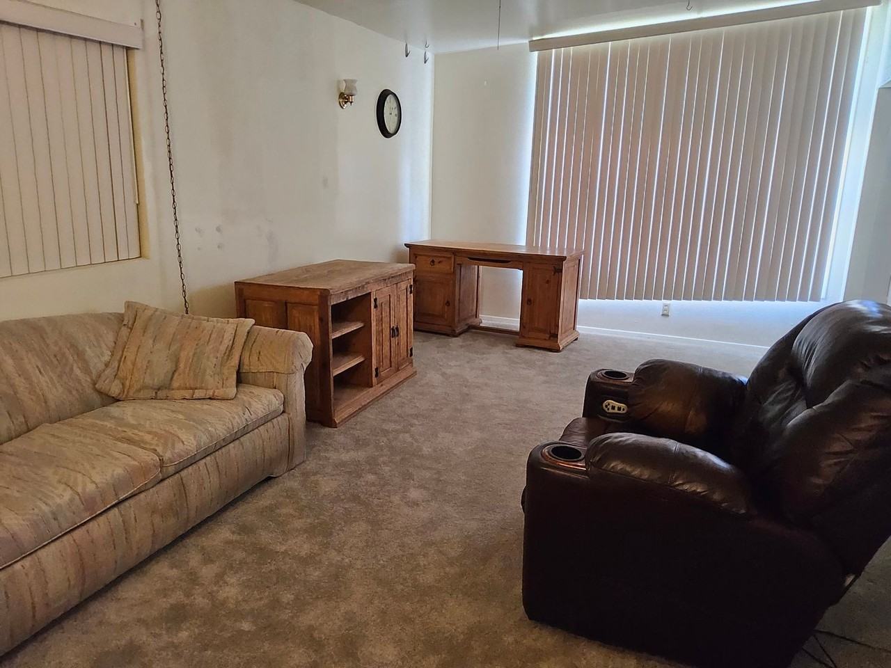 2235 Margaret St - Photo 5 of 16