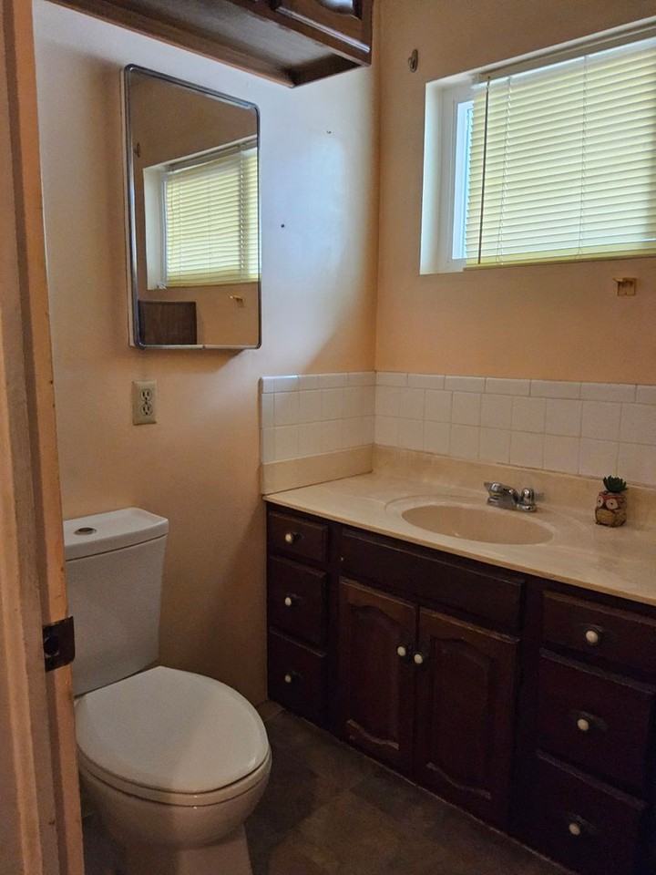 2235 Margaret St - Photo 6 of 16