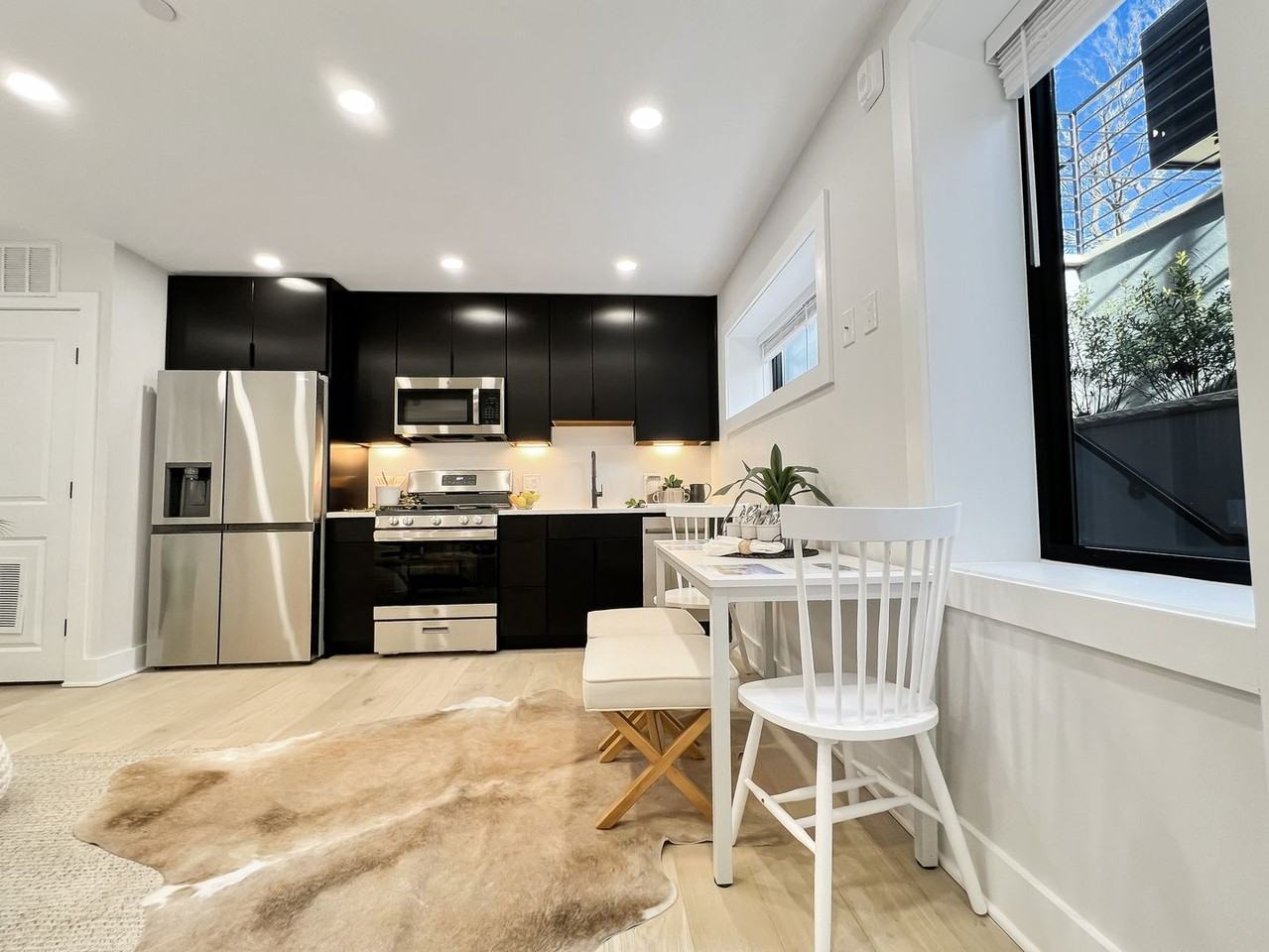 1026 18th St Ne - Photo 2 of 14