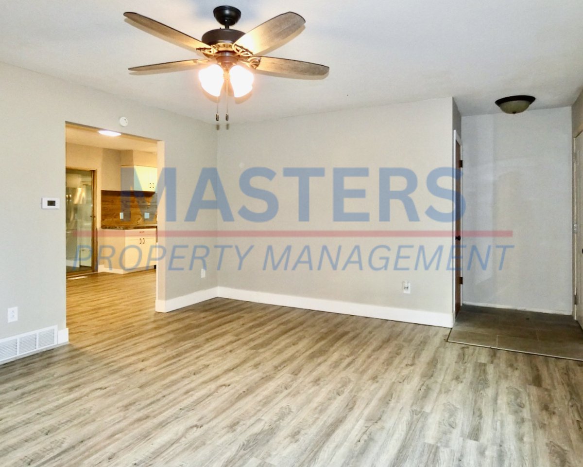 2017 Garden Ln - Photo 2 of 32