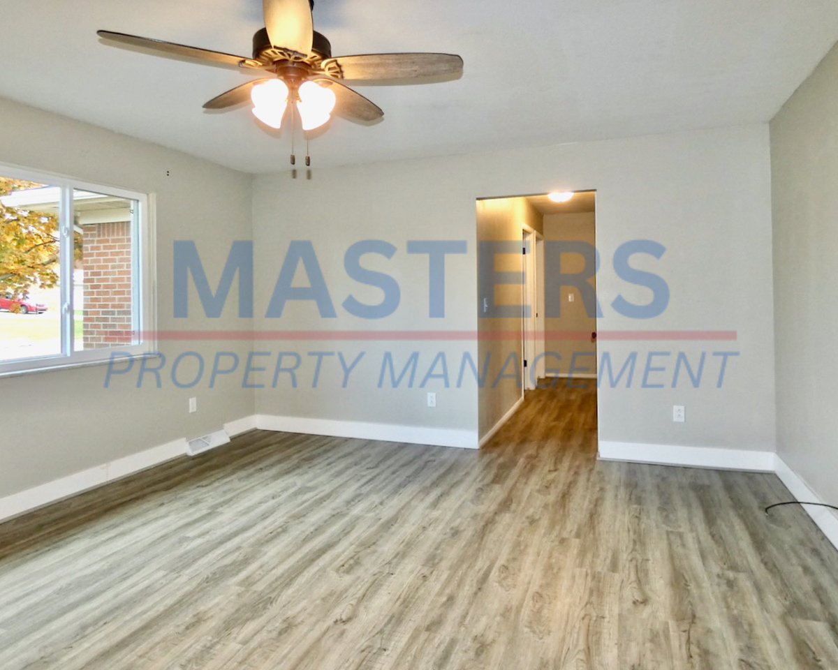 2017 Garden Ln - Photo 3 of 32