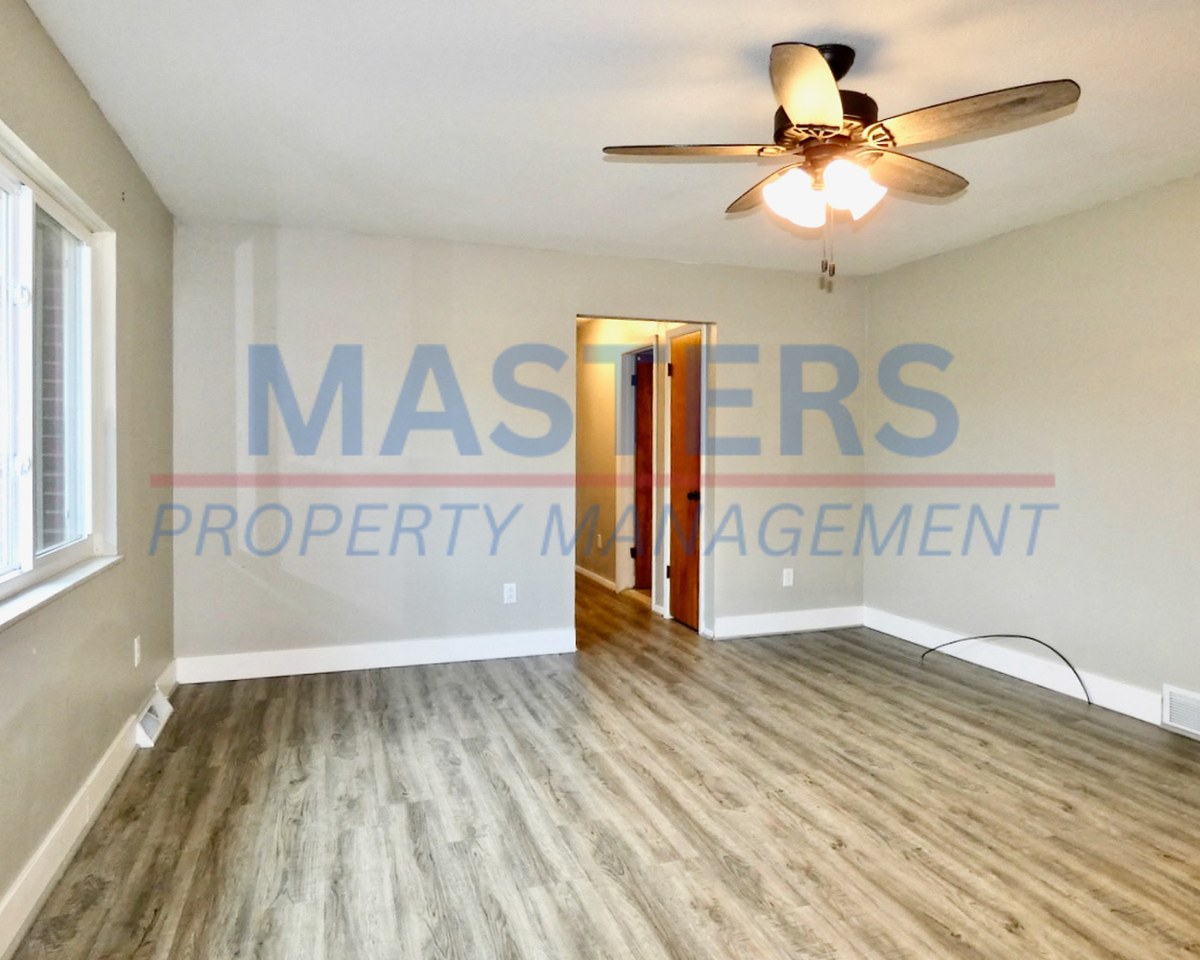 2017 Garden Ln - Photo 4 of 32