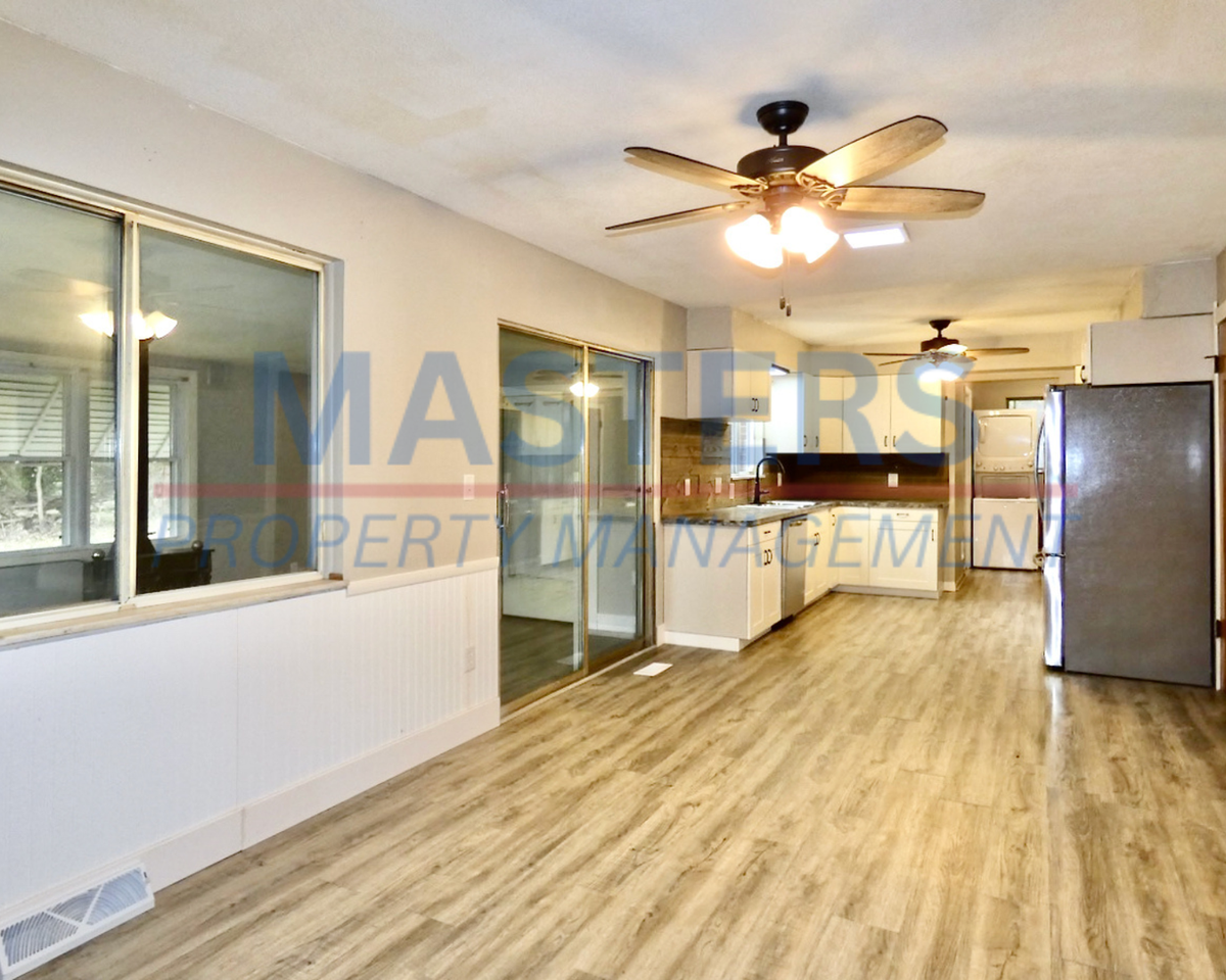 2017 Garden Ln - Photo 6 of 32