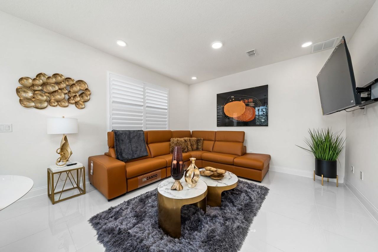 16001 Grafton Way - Photo 3 of 37