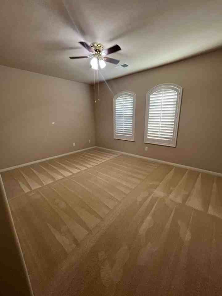 121 Market Hill Way - Photo 4 of 18