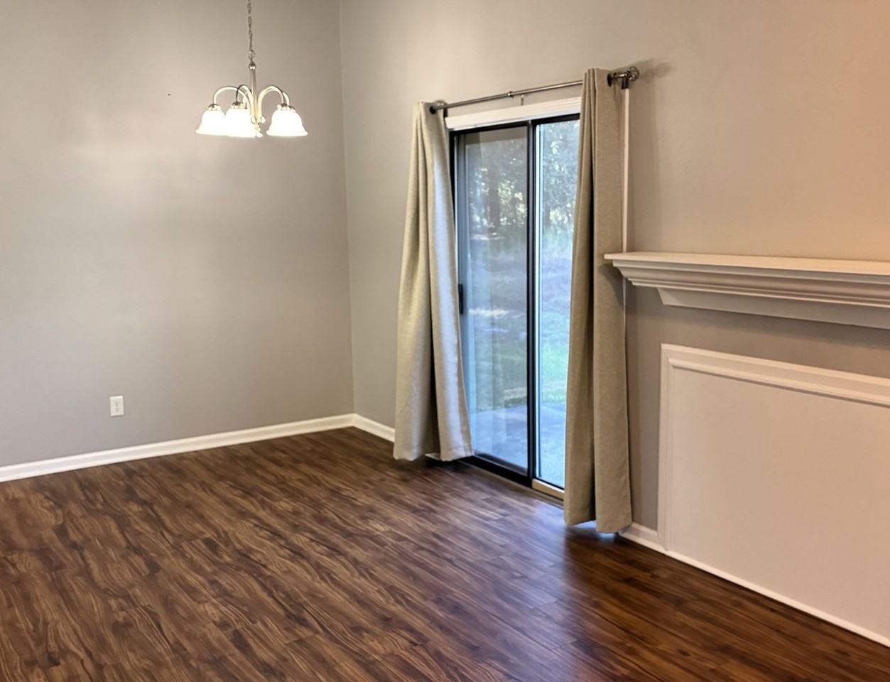 1081 Valley Dr - Photo 5 of 28