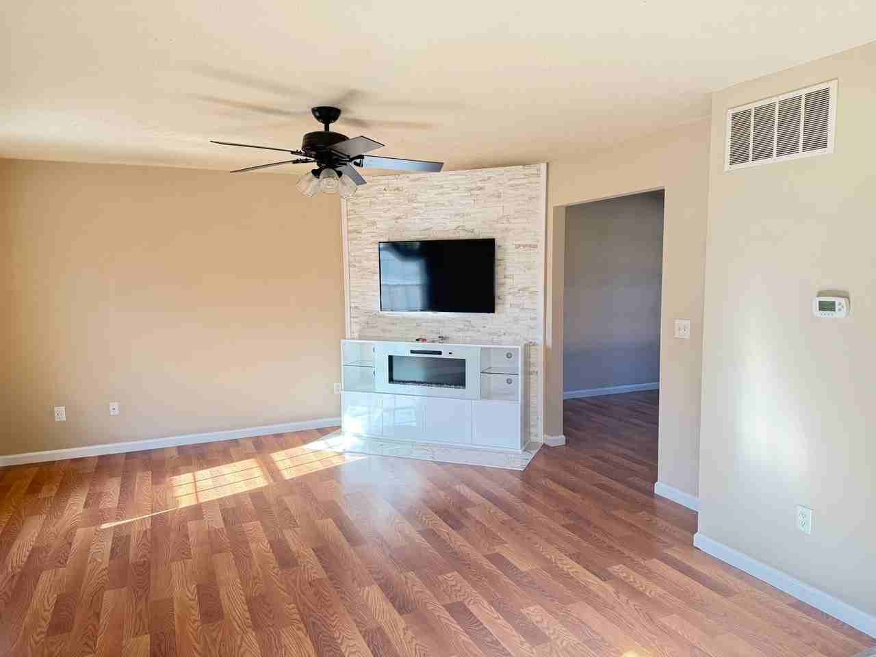 1103 E Shelbourne Dr - Photo 3 of 16