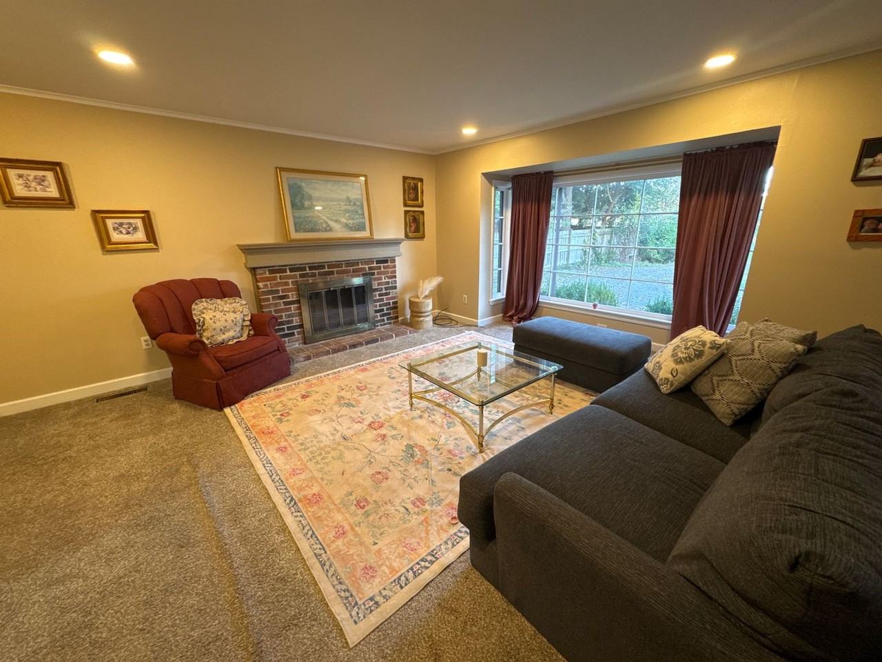 221 Wedgewood Pl - Photo 3 of 31