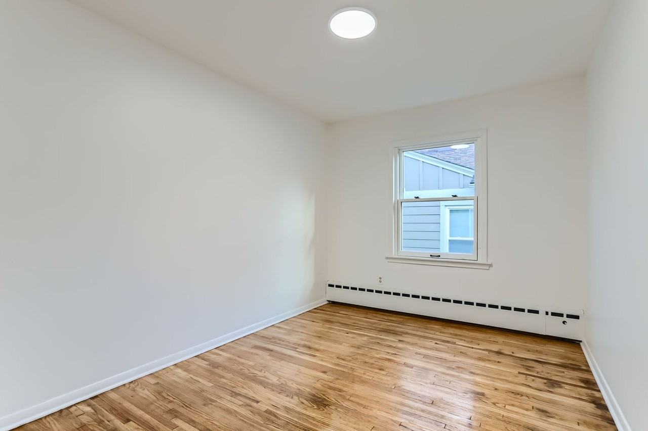 2106 Grand Ave S - Photo 7 of 11