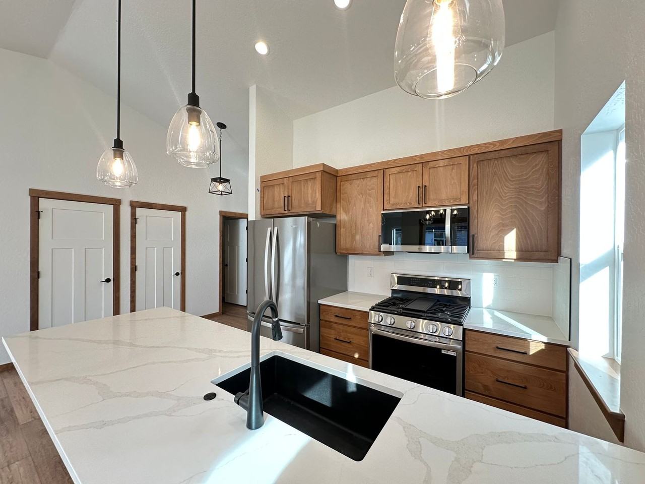 8984 W Cultivator Ave - Photo 4 of 23