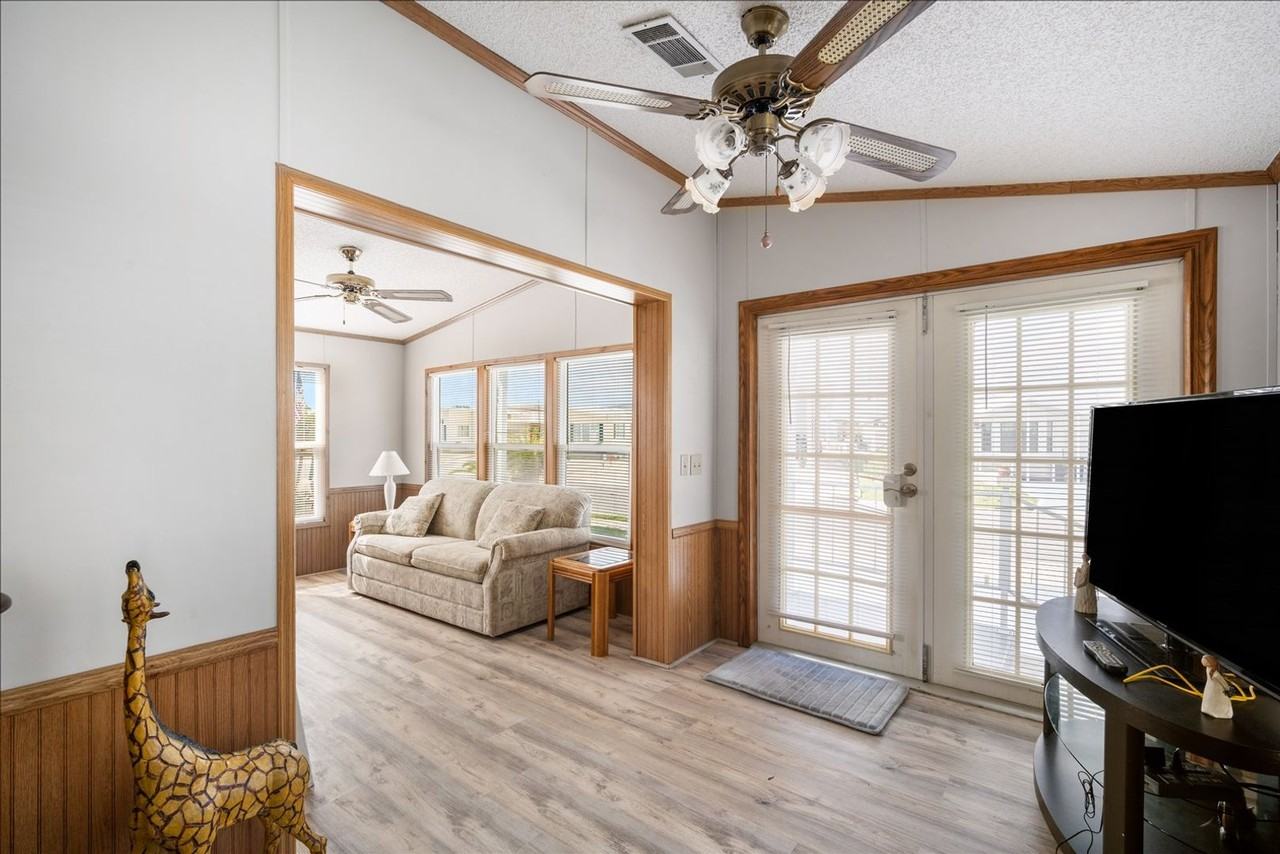 35045 Cynthia Ave #195 - Photo 6 of 29