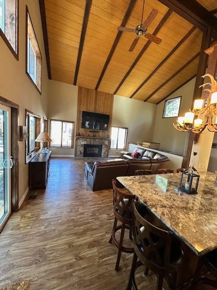 1236 Timber Ln - Photo 4 of 15