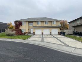 1056 Edgewater Ln - Photo 1 of 1