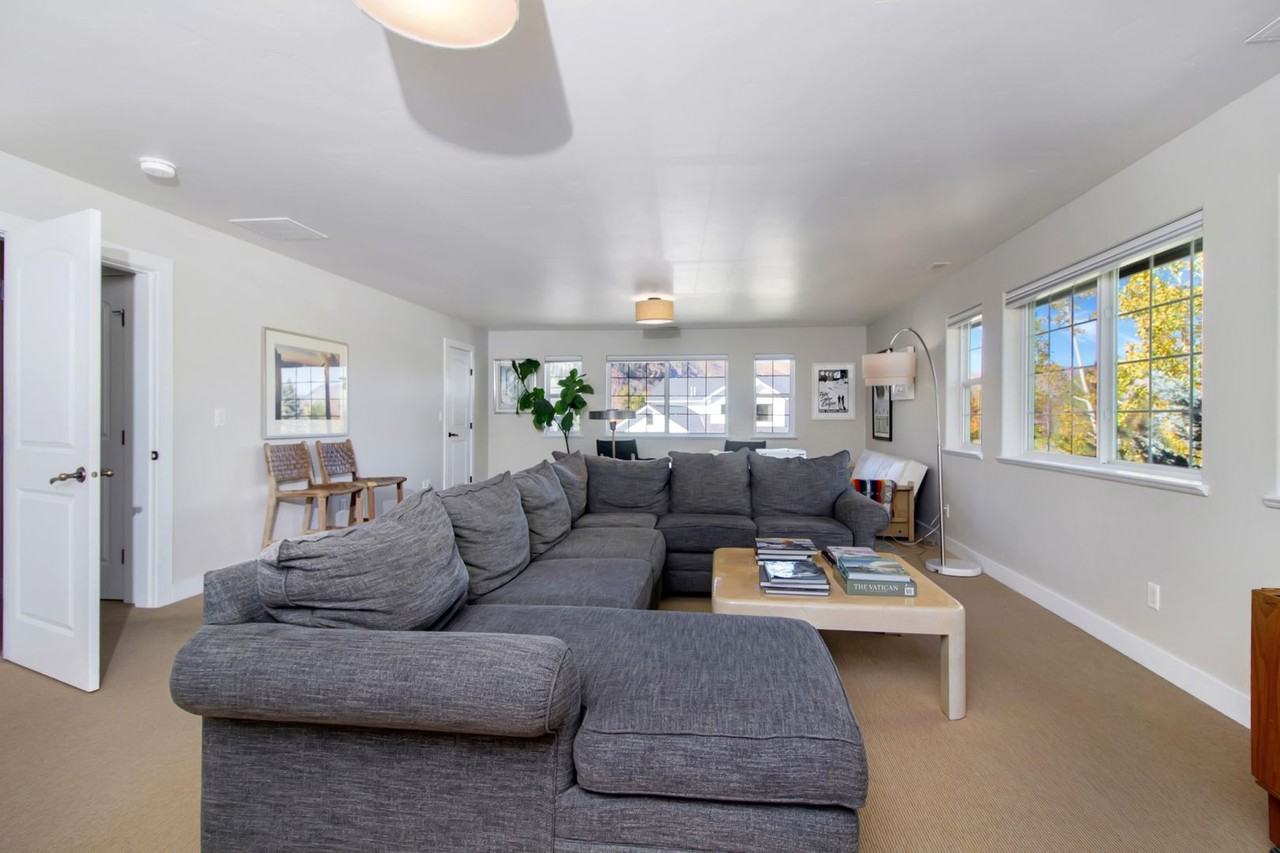 200 Cranbrook Road - Photo 5 of 8