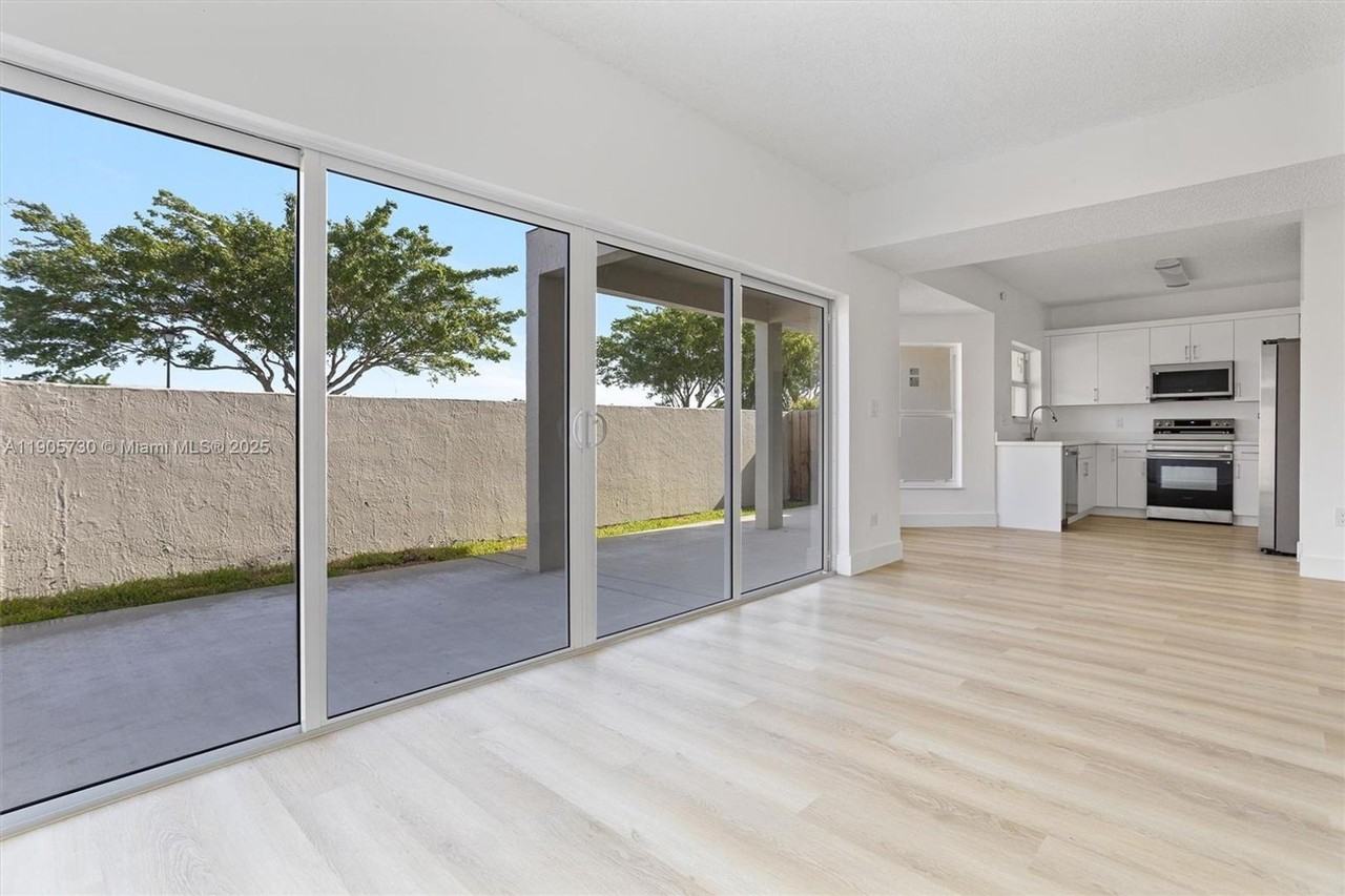 8501 Nw 191st St - Photo 3 of 24