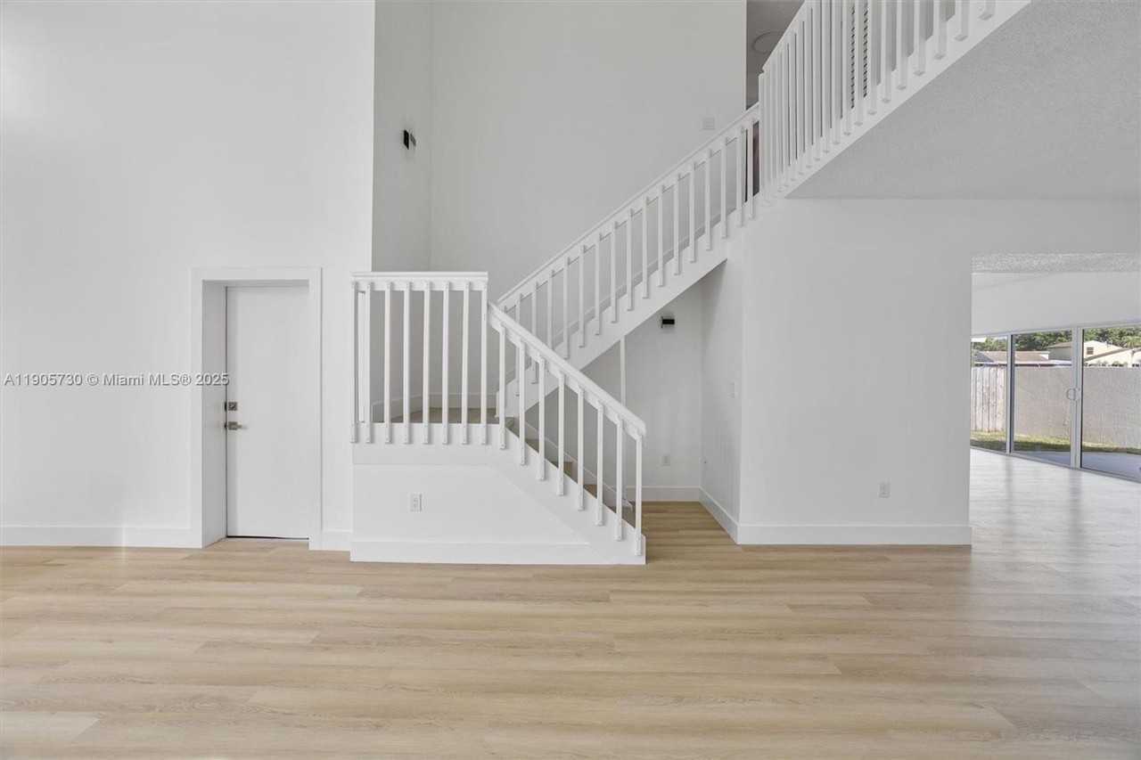 8501 Nw 191st St - Photo 6 of 24