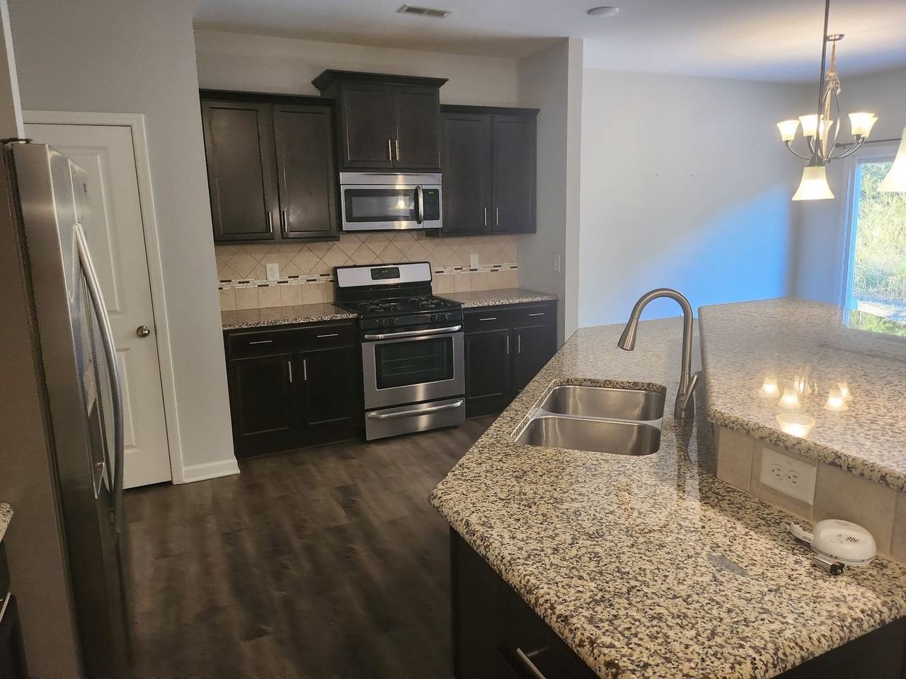 401 Durants Neck Ln - Photo 6 of 23