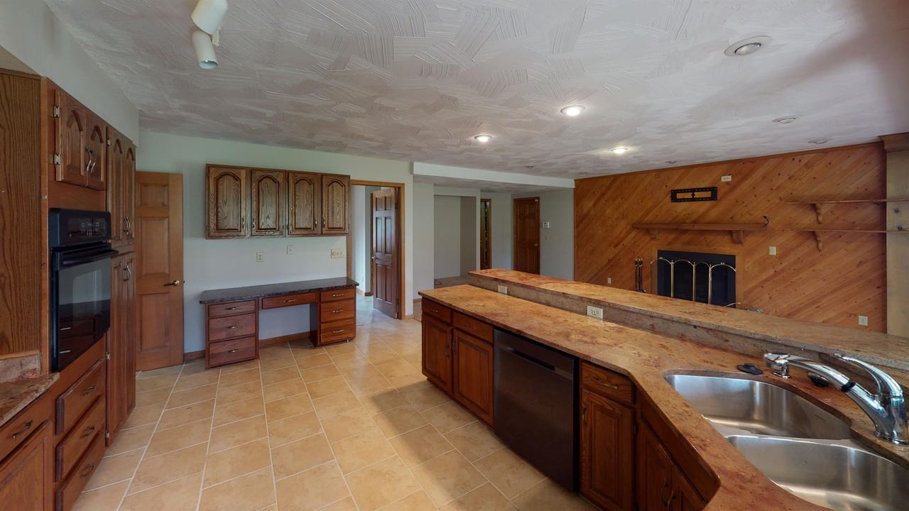 3922 Ridgedale Dr - Photo 3 of 50