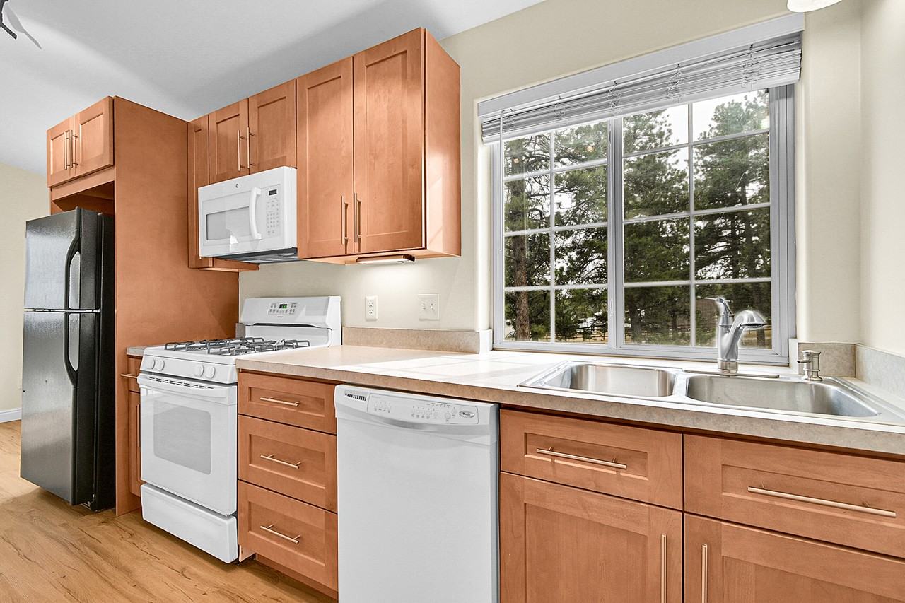 50 Spruce Dr #1 - Photo 7 of 31