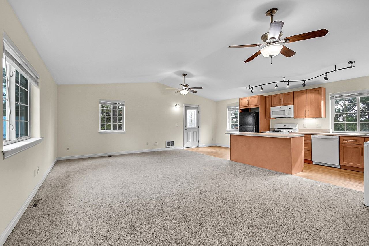 50 Spruce Dr #1 - Photo 2 of 31