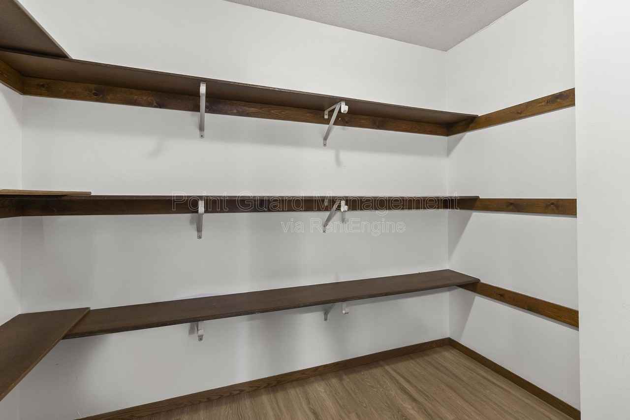 4009 S Locust Dr #3 - Photo 4 of 21