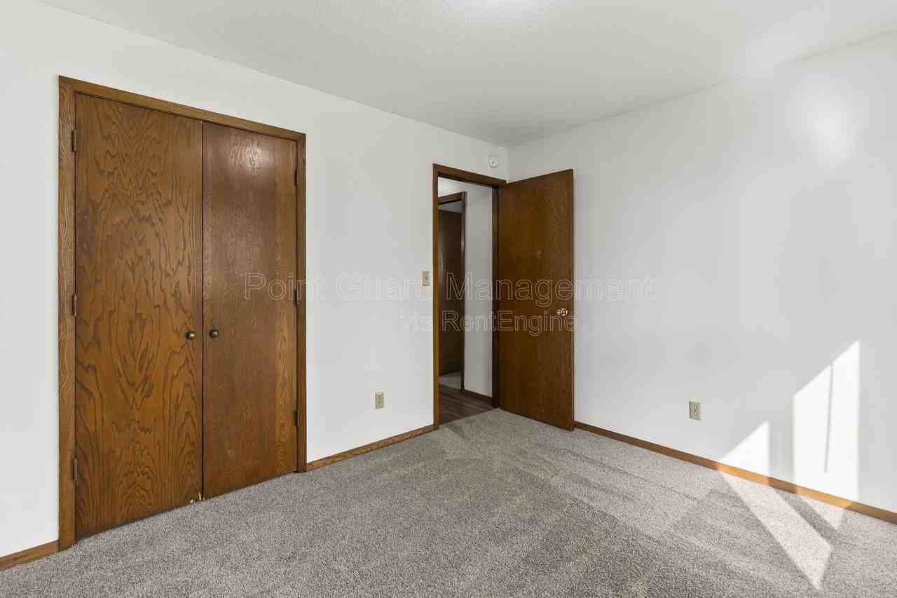 4009 S Locust Dr #3 - Photo 7 of 21