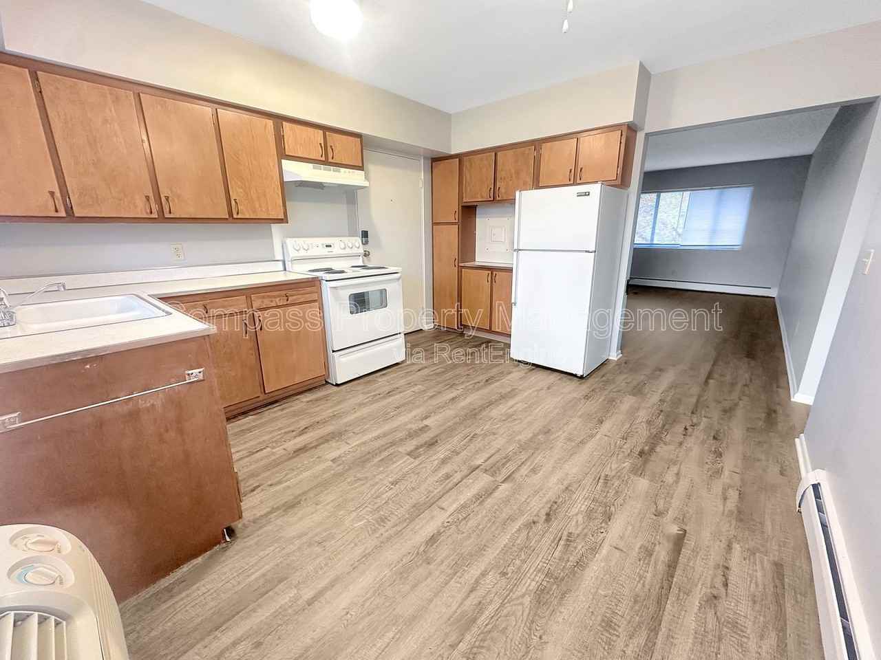 2835 S Burdick St #B - Photo 2 of 6