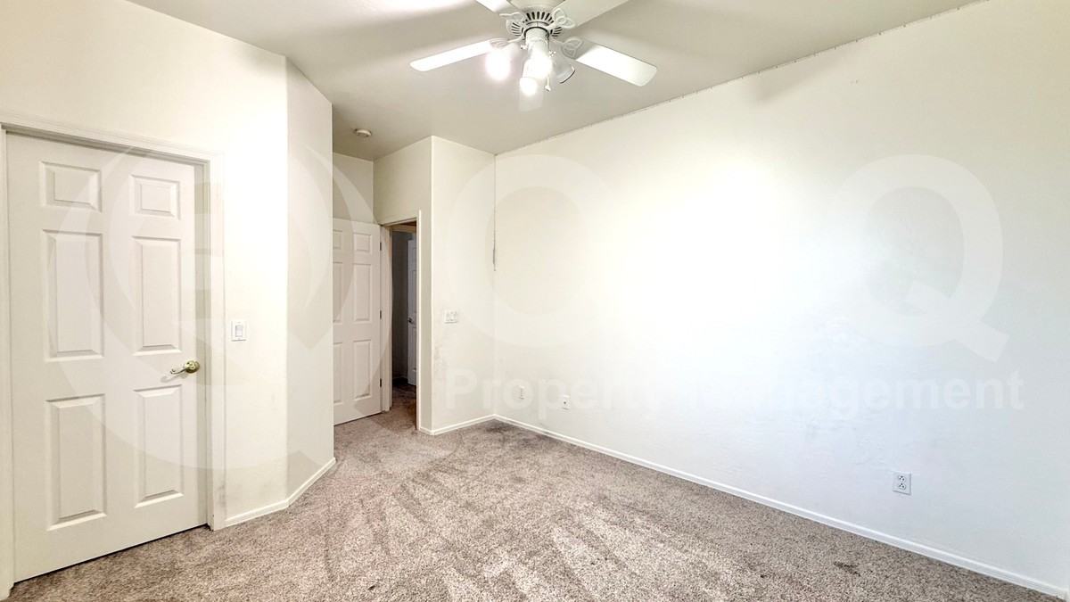 15620 N 14th Dr - Photo 3 of 24