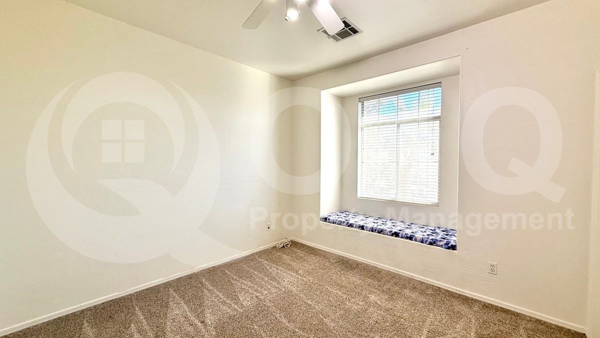 15620 N 14th Dr - Photo 4 of 24