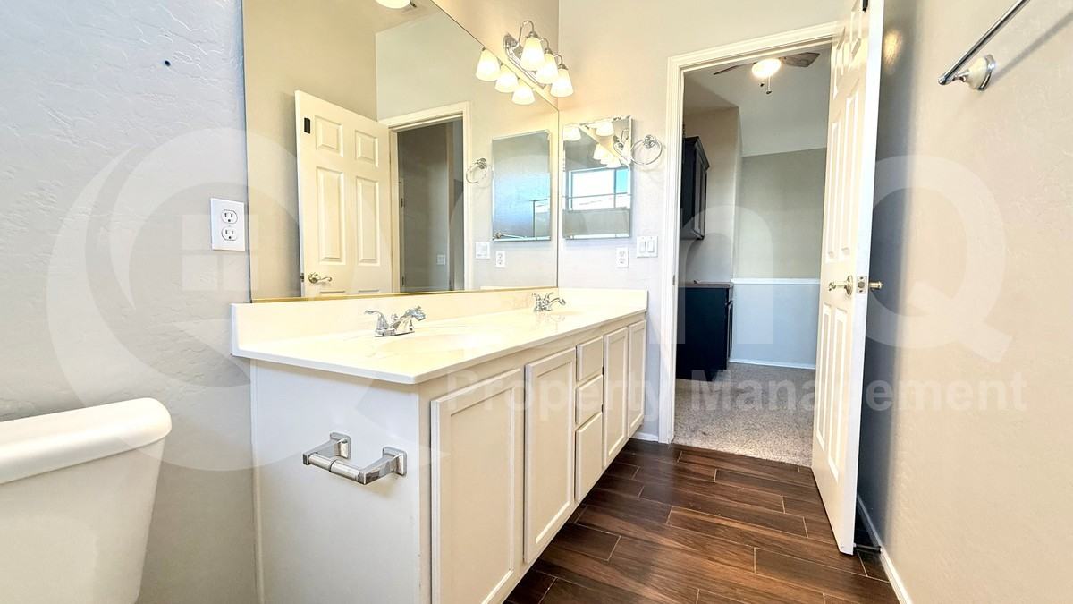 15620 N 14th Dr - Photo 5 of 24