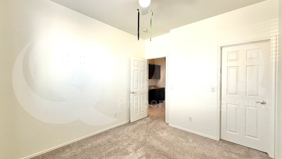 15620 N 14th Dr - Photo 6 of 24