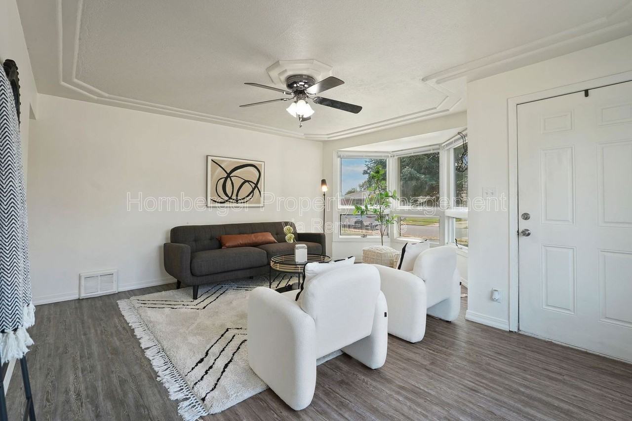 503 East Joseph Avenue - Photo 4 of 28