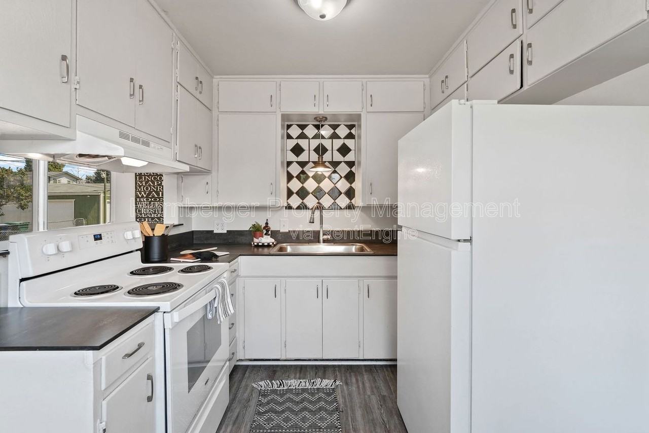 503 East Joseph Avenue - Photo 7 of 28