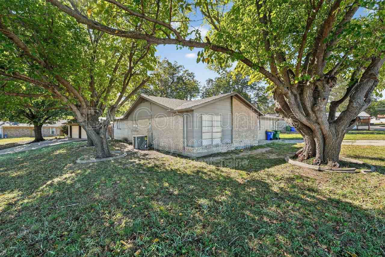 936 N Las Vegas Trl - Photo 2 of 30