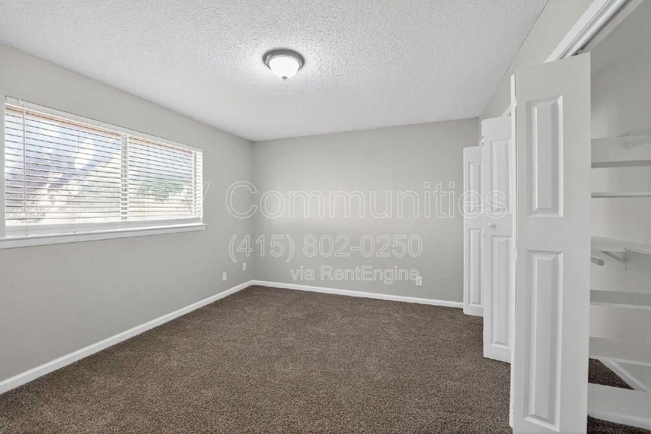 936 N Las Vegas Trl - Photo 6 of 30