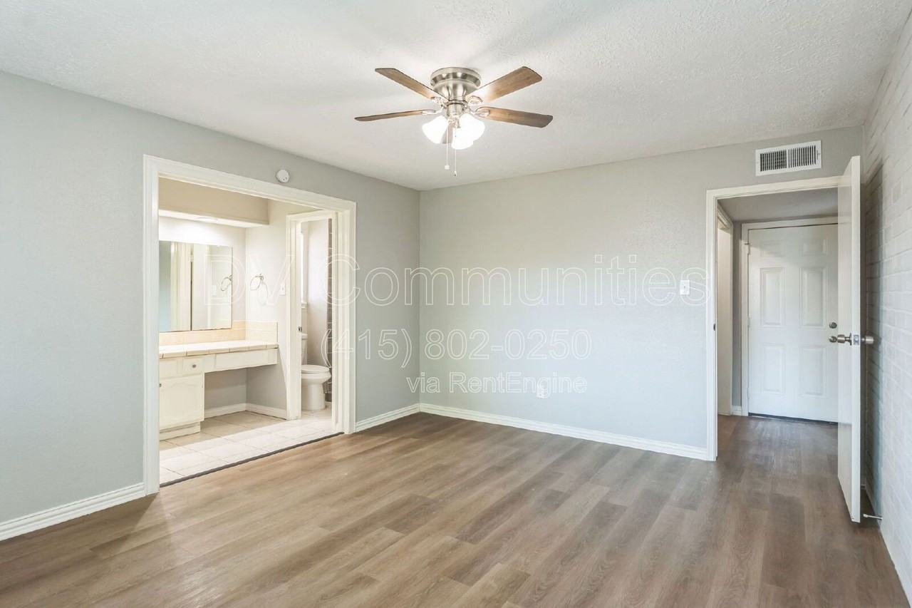 809 Willow Creek Dr - Photo 6 of 30