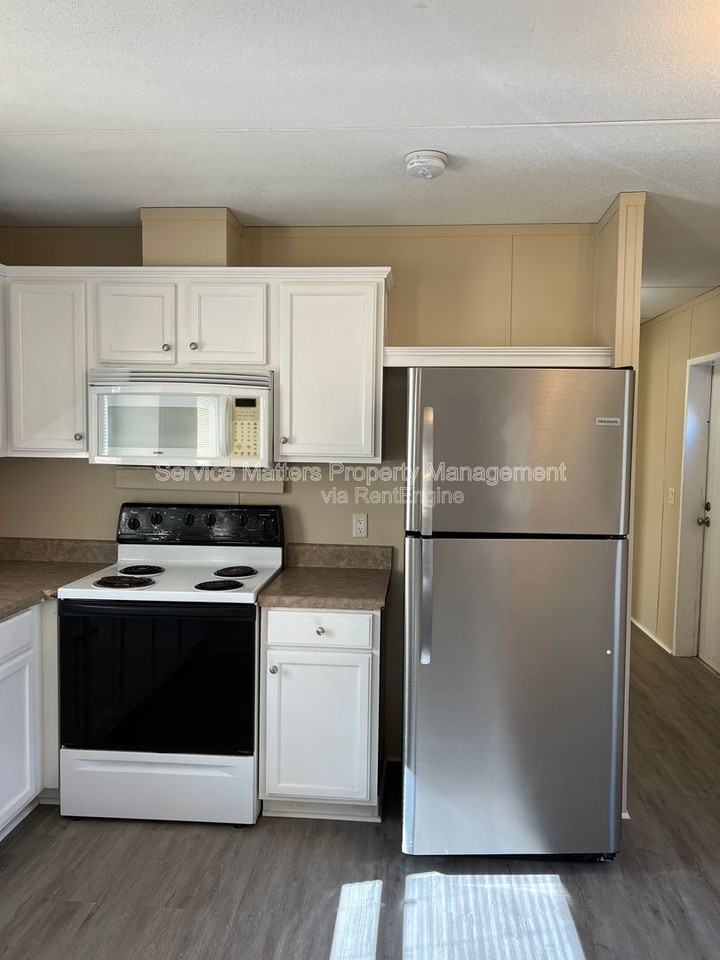 4825 Douglas Dr - Photo 7 of 17