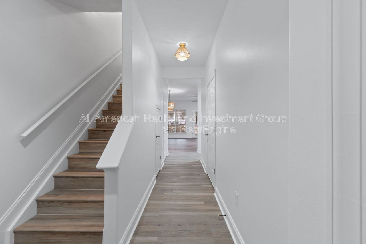 245 Mattie M Kelly Blvd - Photo 3 of 31