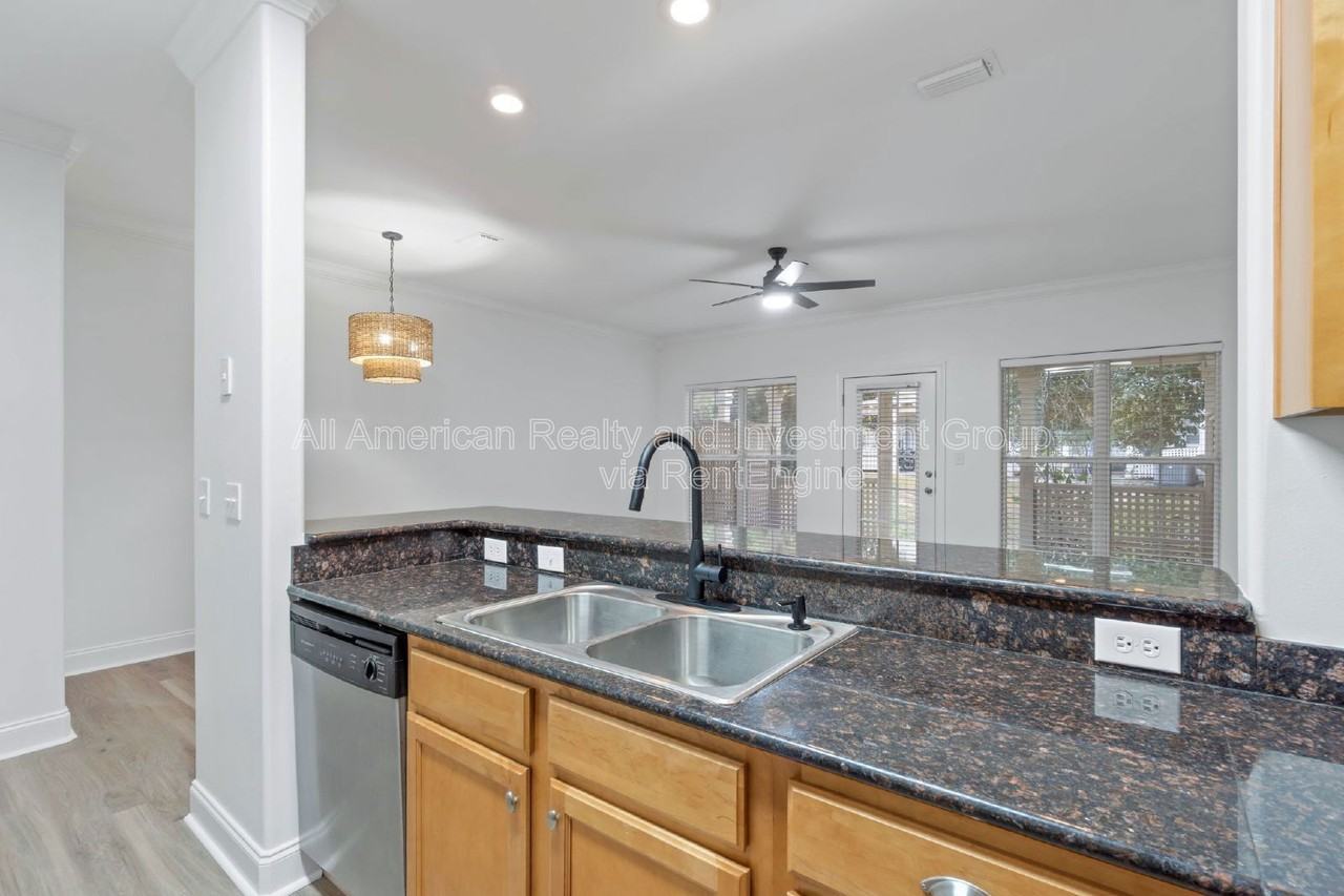 245 Mattie M Kelly Blvd - Photo 7 of 31