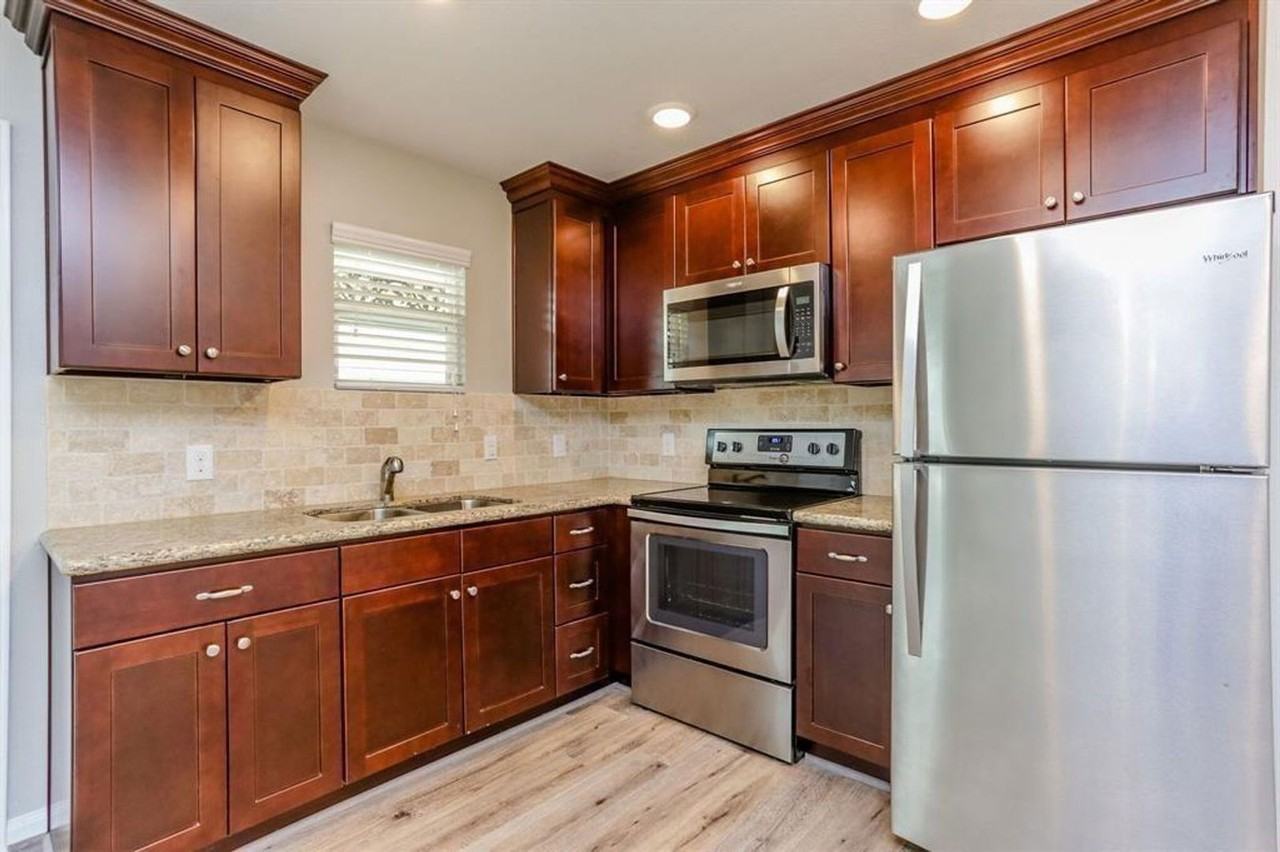 808 W Main St #3 - Photo 6 of 14