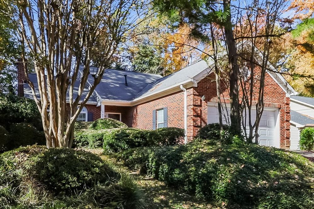 7405 Chidley Dr - Photo 4 of 17