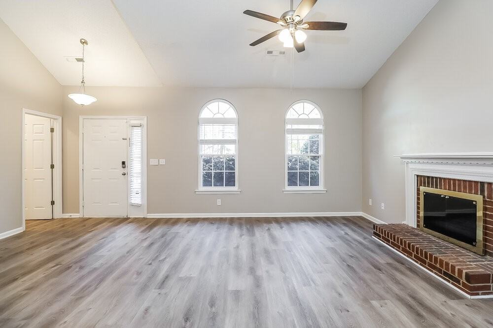 7405 Chidley Dr - Photo 5 of 17