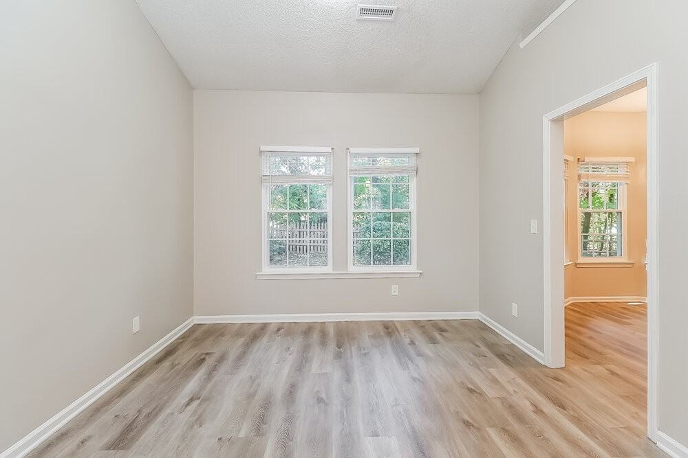 7405 Chidley Dr - Photo 7 of 17