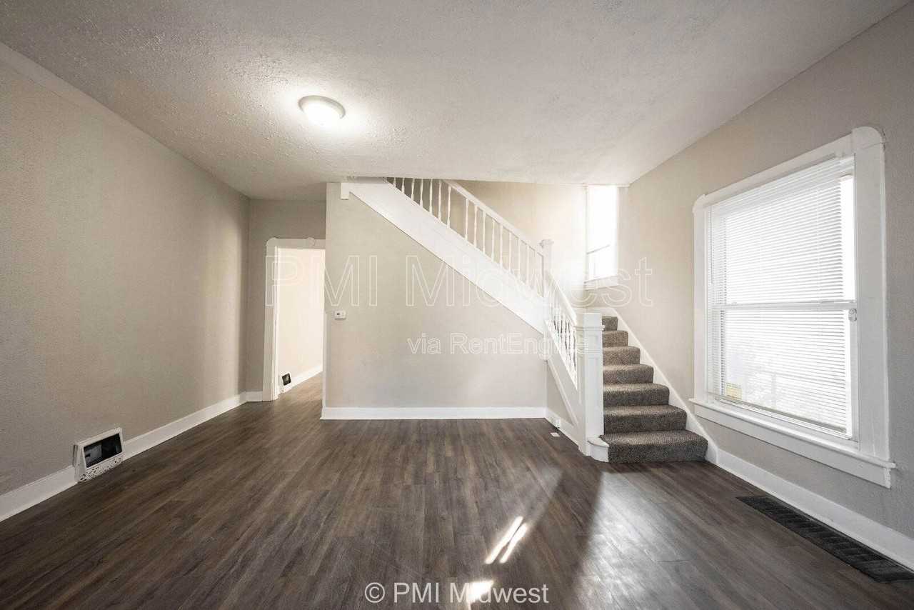 101 N State Ave - Photo 4 of 19