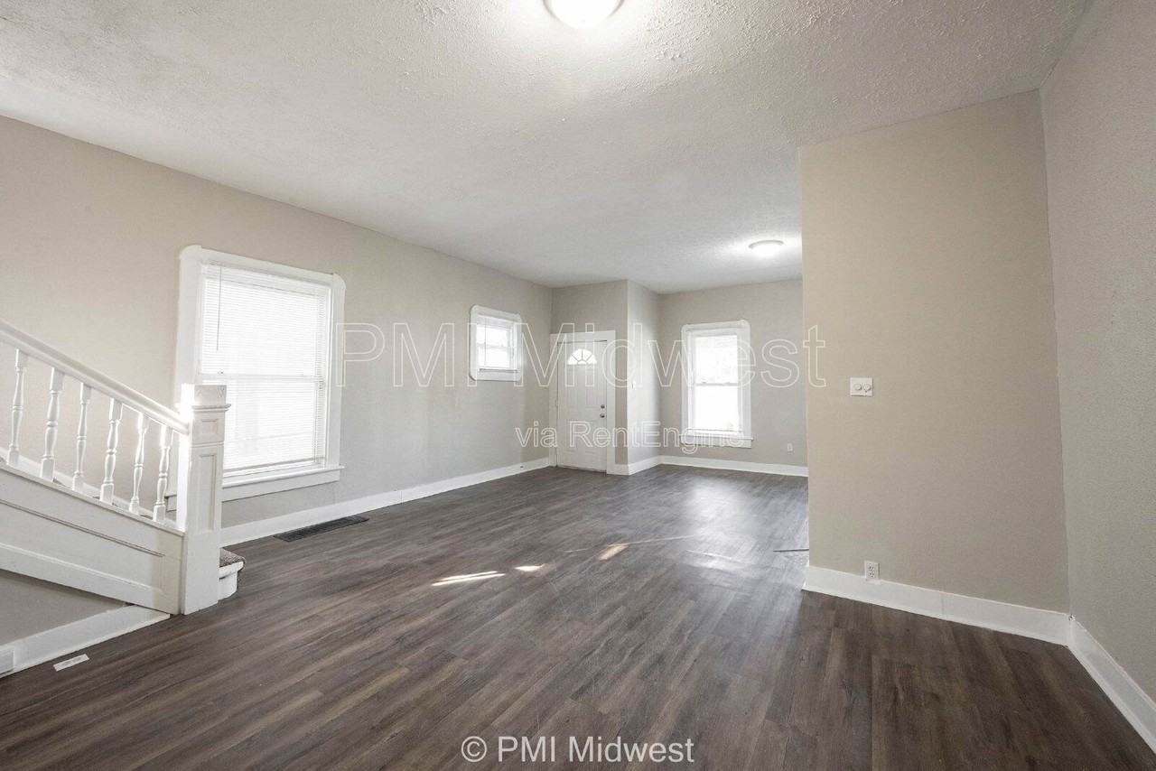 101 N State Ave - Photo 5 of 19