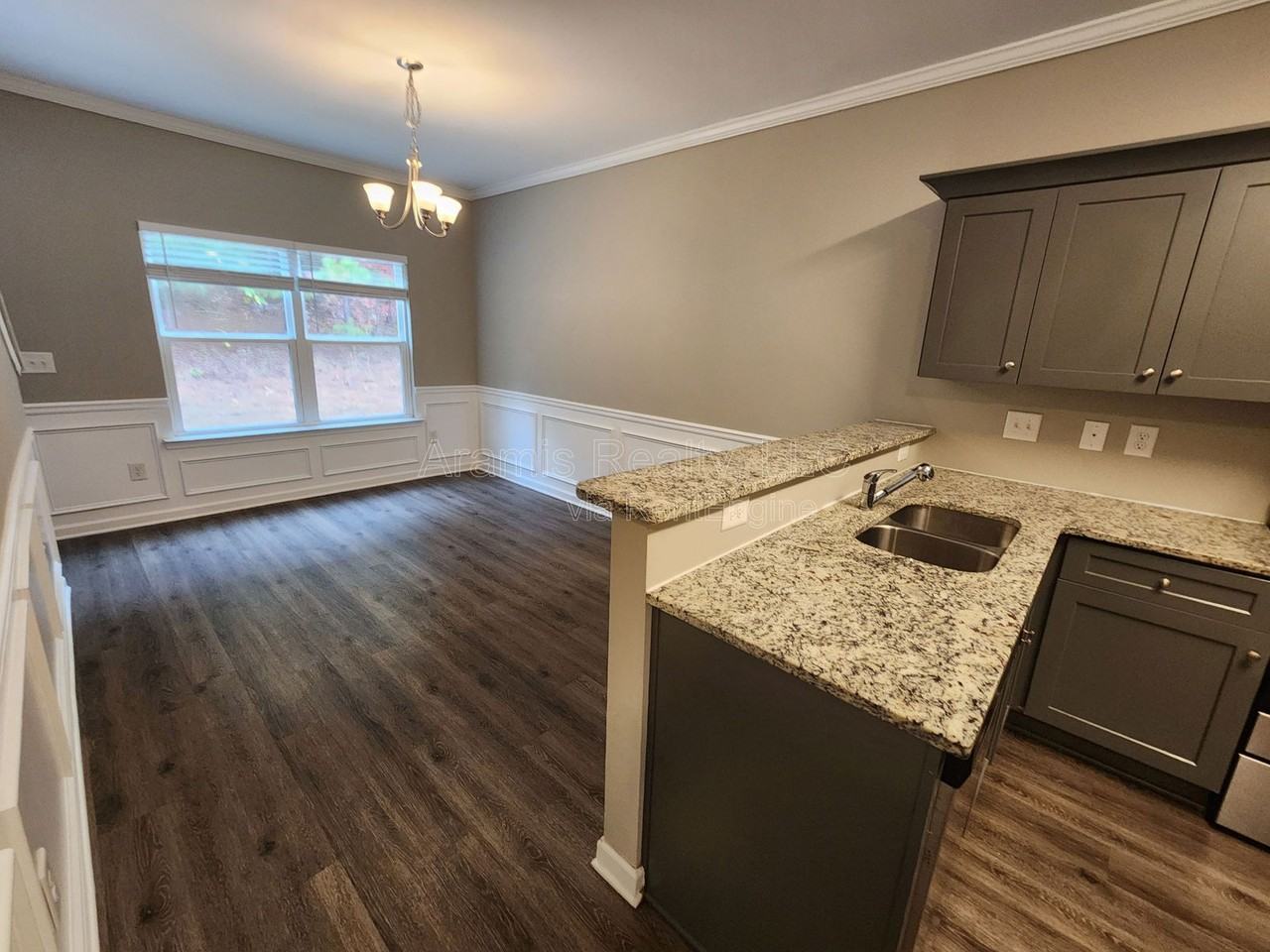 255 Fieldcrest Dr - Photo 4 of 18