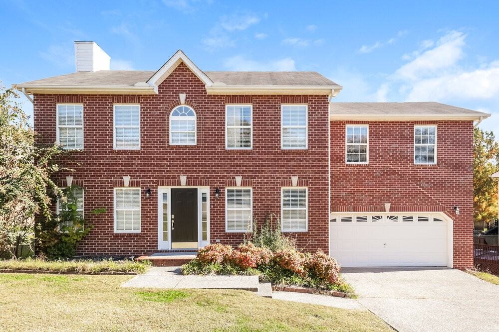 105 Walton Trace South