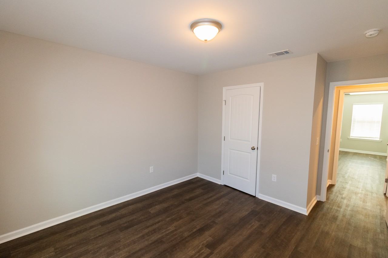 123 Callaway Cres #1 - Photo 7 of 18