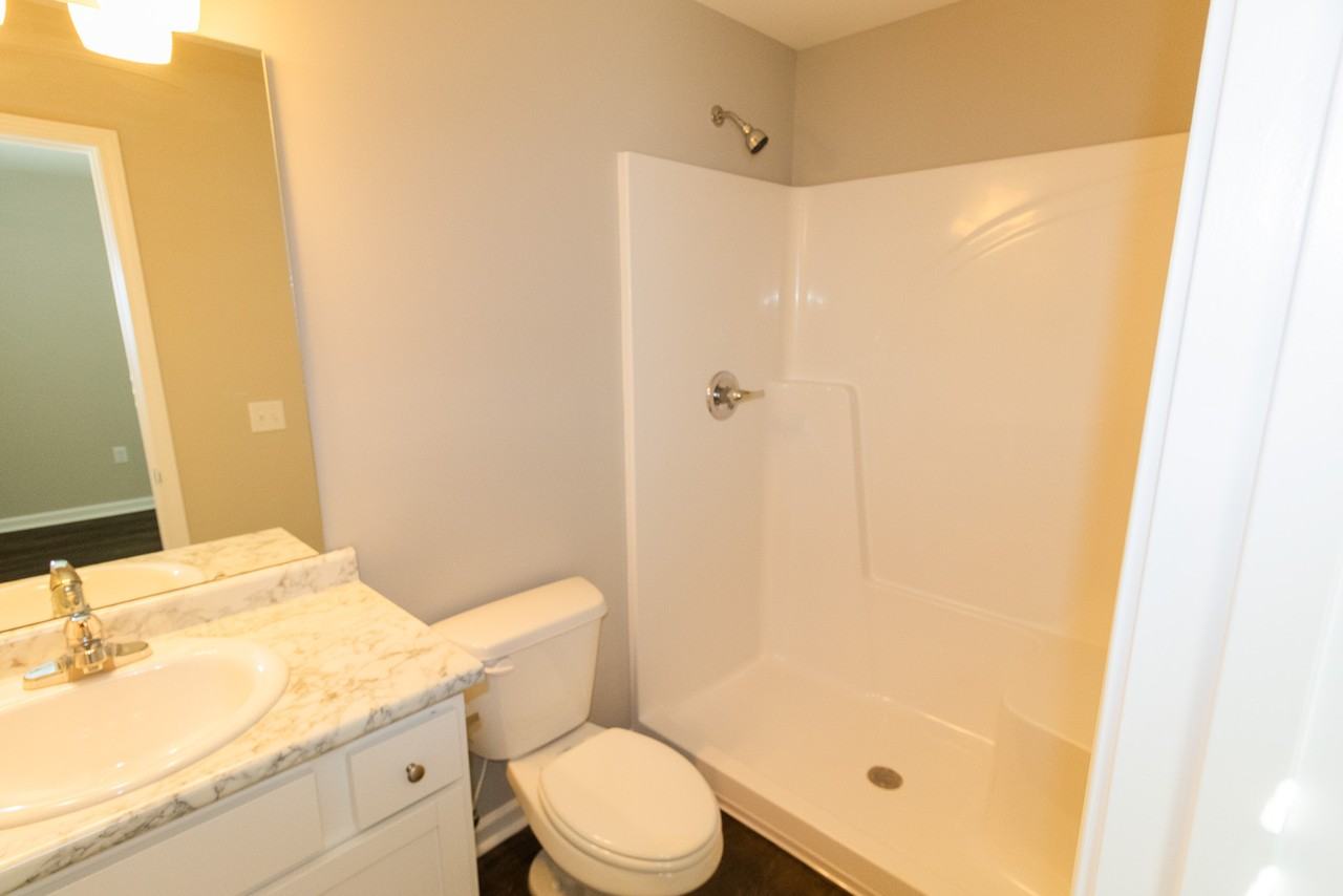 123 Callaway Cres #1 - Photo 4 of 18