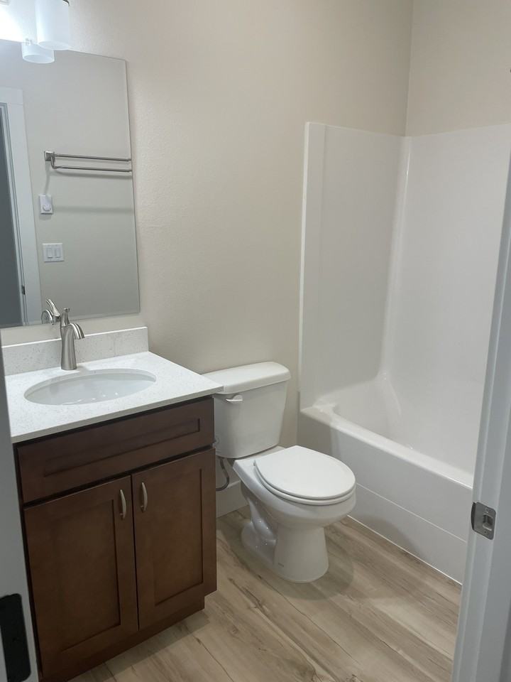 2950 Sw Coho St #6 - Photo 3 of 10